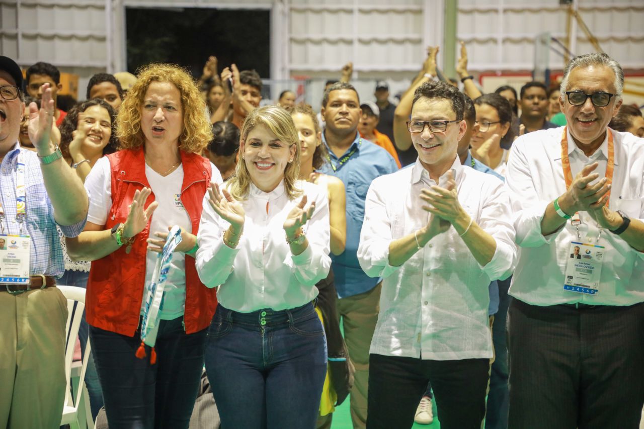 Alcaldesa y Gobernador dieron la bienvenida a los 350 voluntarios que harán parte de los primeros Juegos Centroamericanos y del Caribe de Mar y Playa