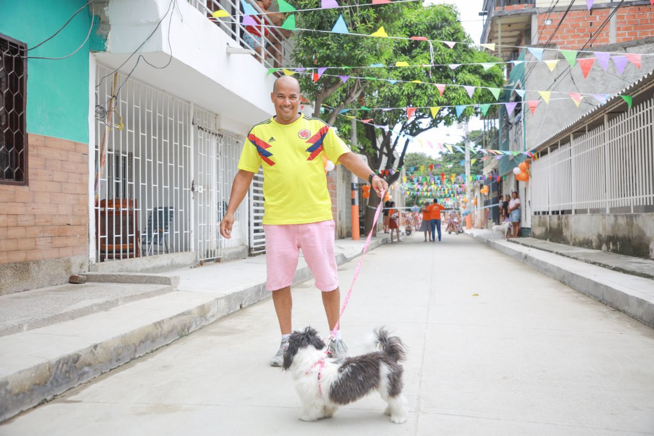 Más de 2 mil habitantes disfrutan de calle pavimentada en Bulevar de las Rosas y Los Faroles