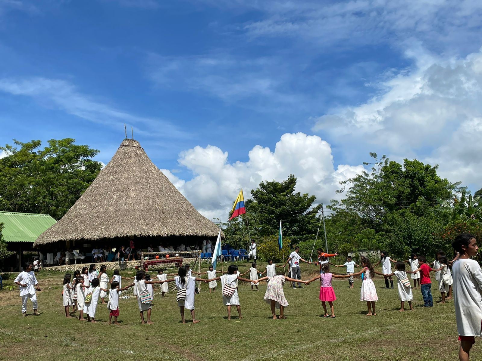 Más de 245 niños de la comunidad Kogui y campesina hacen parte de las Escuelas Populares del Deporte