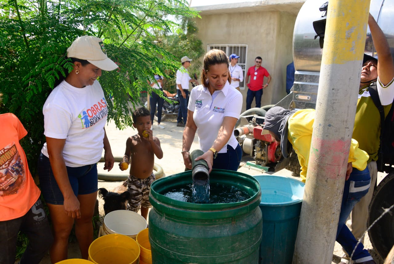 El agua que distribuye el Distrito sí es apta para el consumo humano