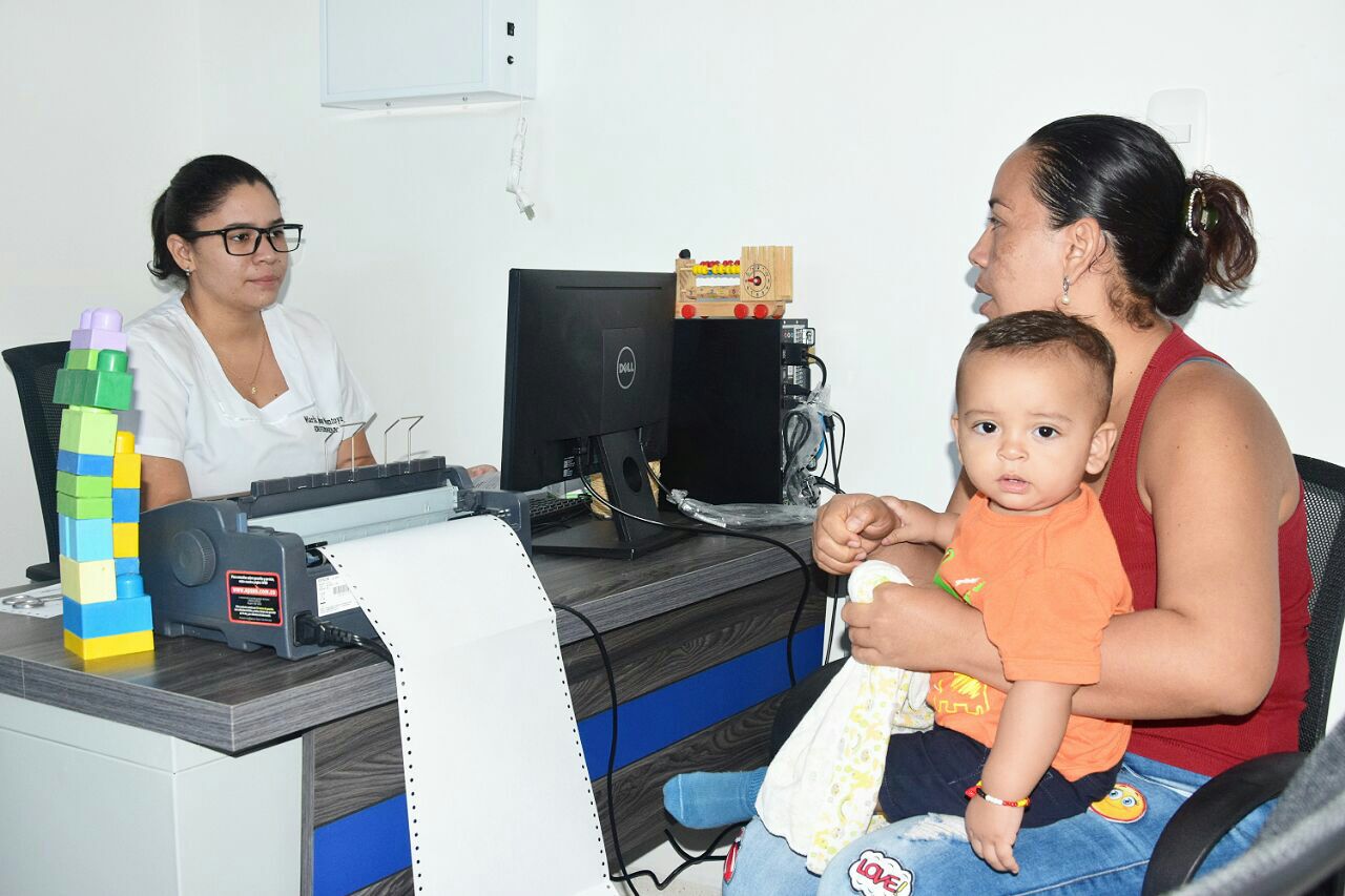 Líderes comunales saludan puesta en funcionamiento del centro de salud de la Paz.