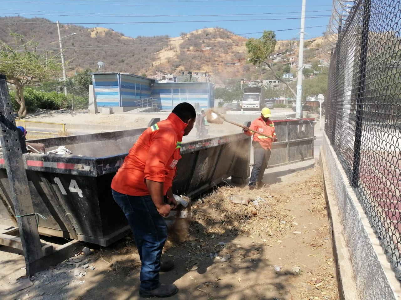 La Essmar se toma diferentes puntos de la ciudad con jornadas de limpieza