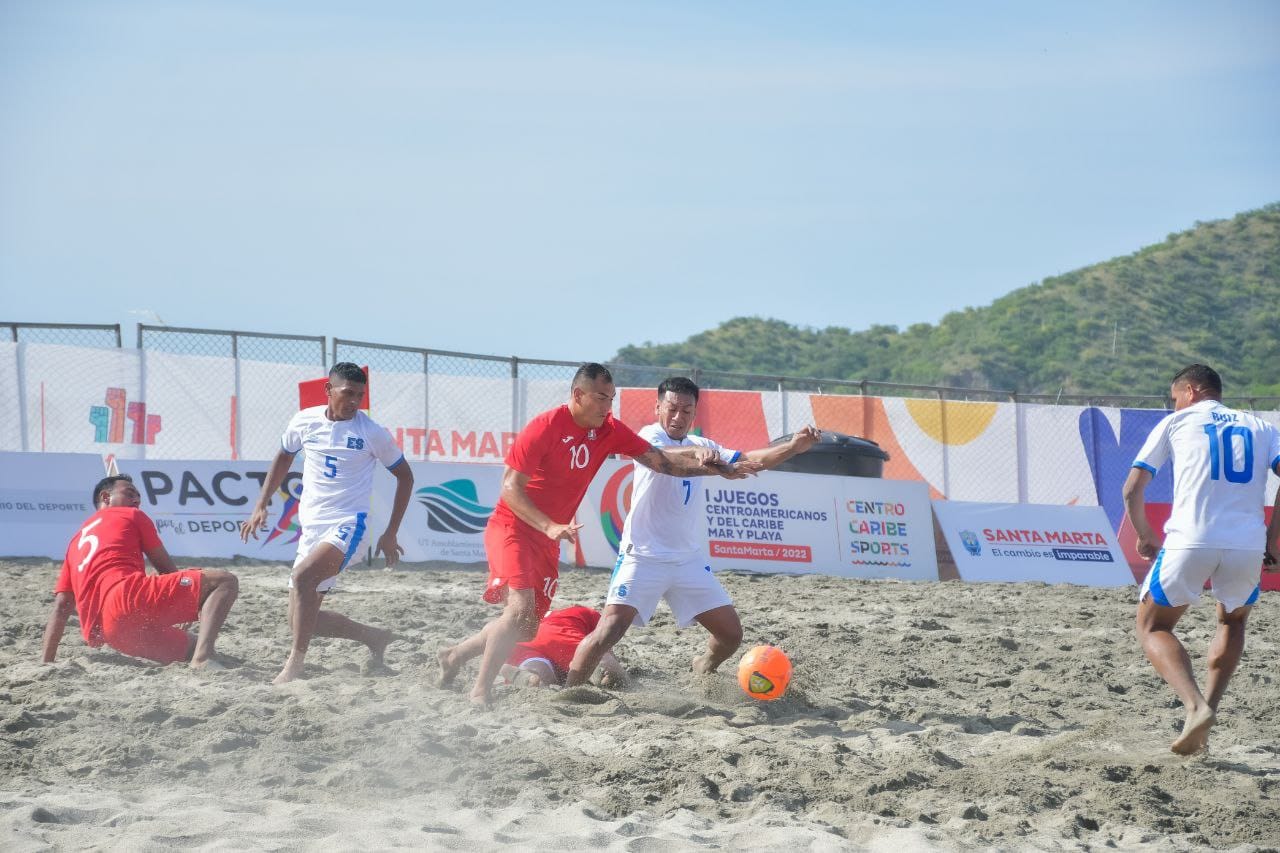 El Salvador, primer finalista del fútbol playa en los Juegos