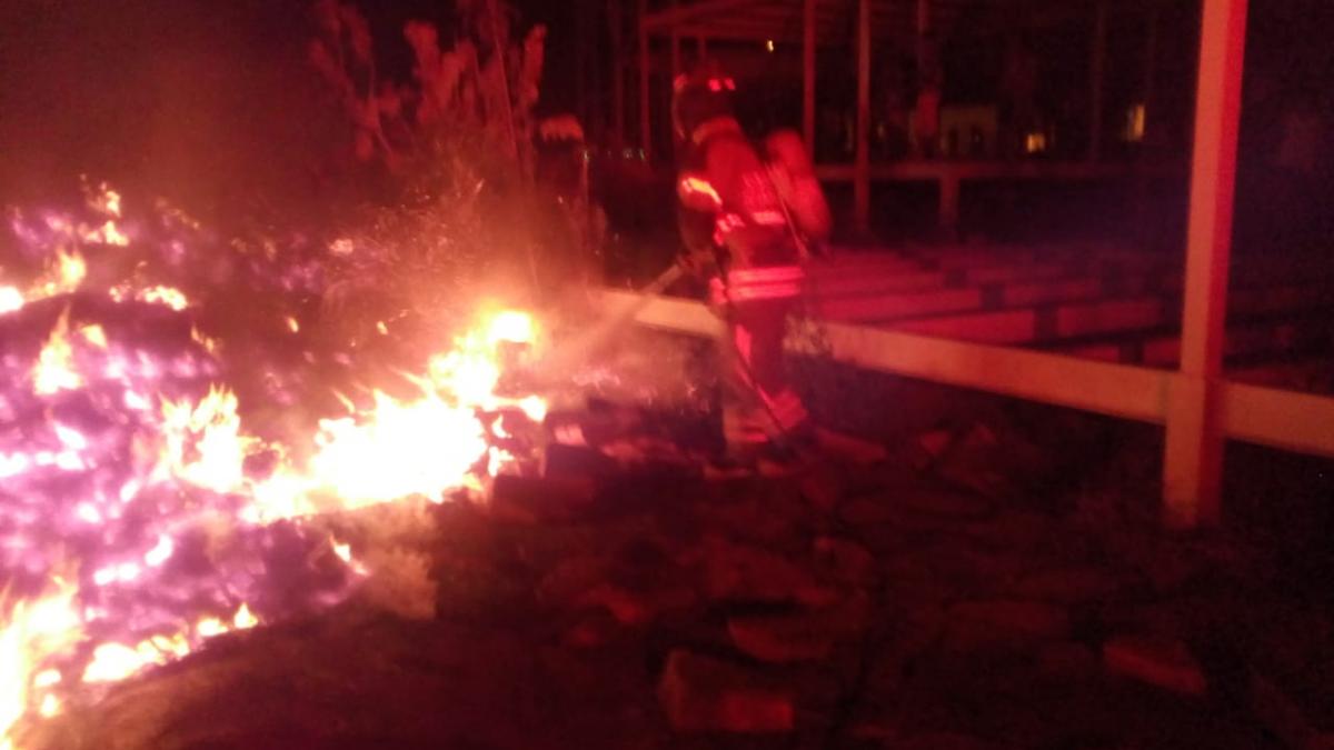 Ogricc y Bomberos investigan causas de doble incendio en CDI de Bonda