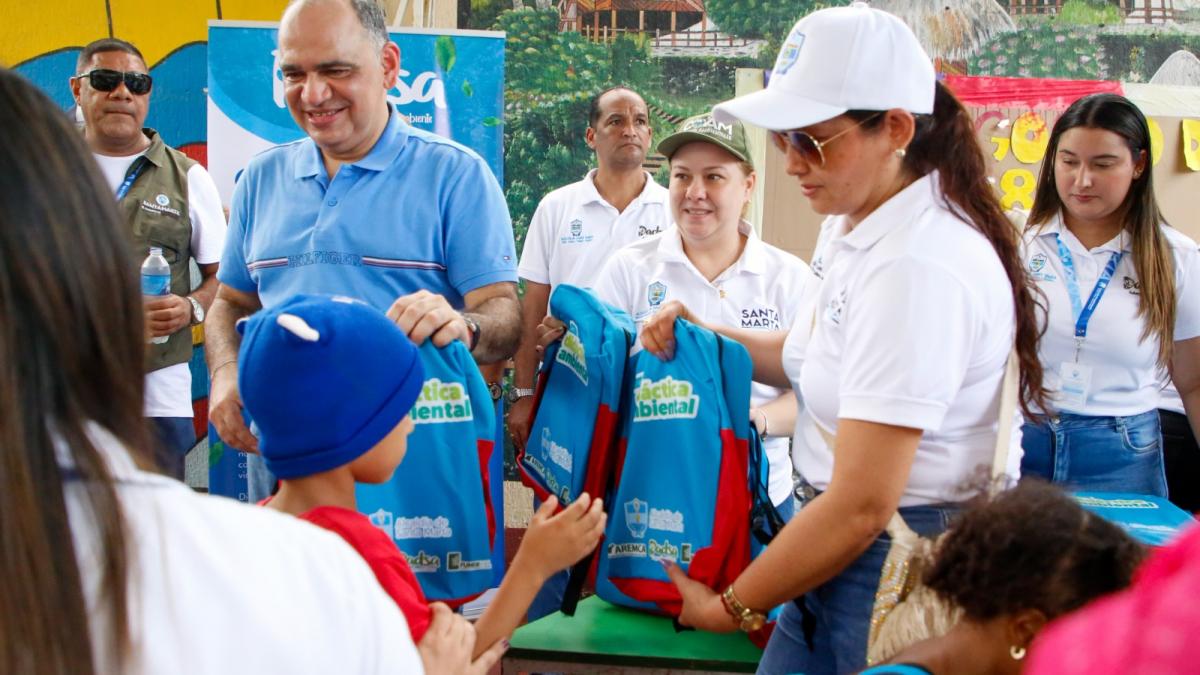 Acompáñennos, no a un proceso político, sino a sacar adelante la educación en el Distrito