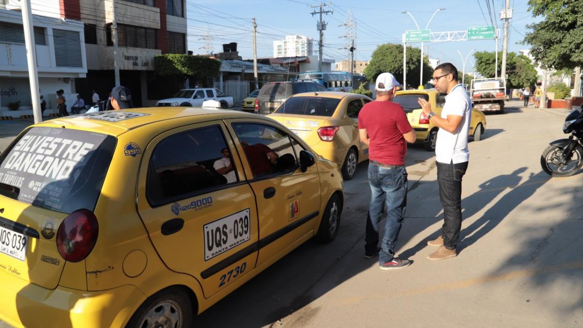 Secretaría de Movilidad invita a taxistas a usar la tarjeta de control