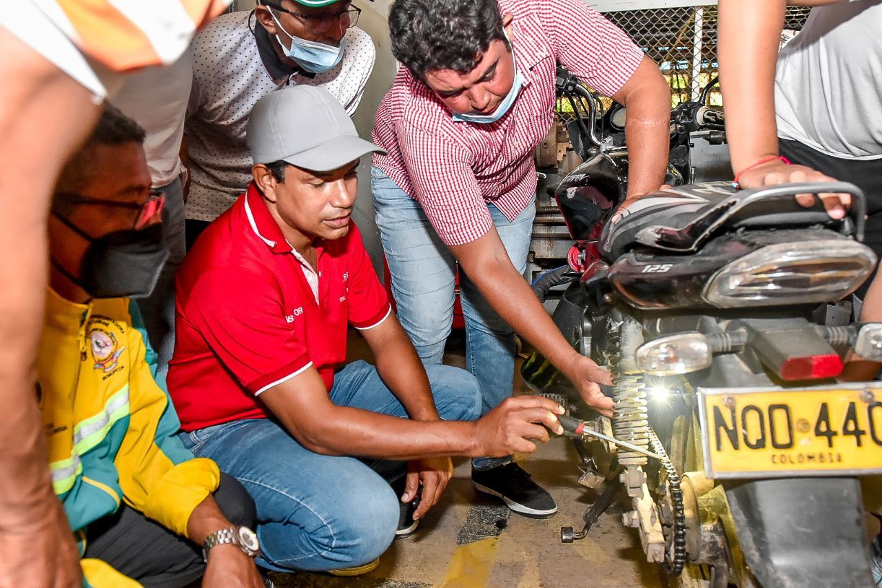 Alcaldía inició capacitaciones para la reconversión laboral de los mototaxistas de Santa Marta